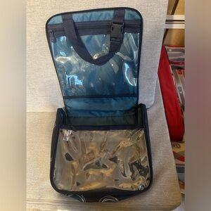Thirty one hanging traveler bag